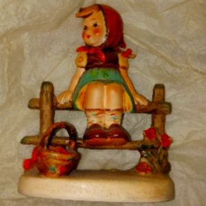 "Just Resting" Hummel